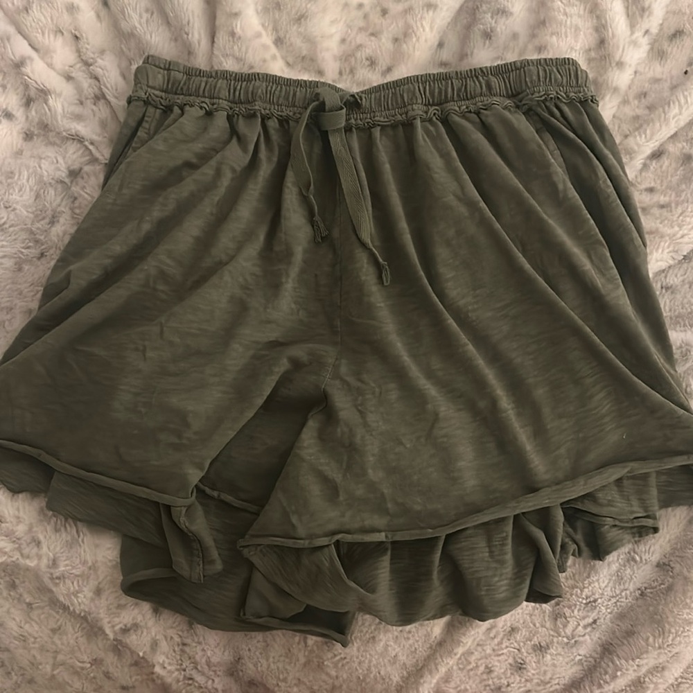 american eagle green comfy shorts